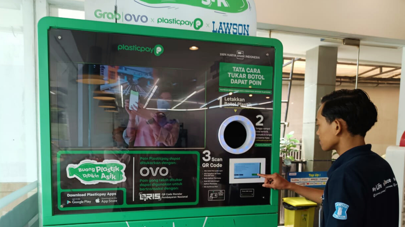 Lawson Indonesia-Multimedia Nusantara Polytechnic Ajak Generasi Muda Berkreasi Lewat Tas Belanja Ramah Lingkungan   