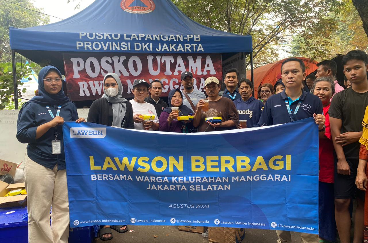 Lawson Indonesia Bantu Warga Terdampak Kebakaran di Manggarai Jakarta